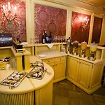 Luxury Family Royal Palace