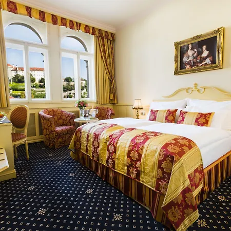 Luxury Family Royal Palace מלון פראג