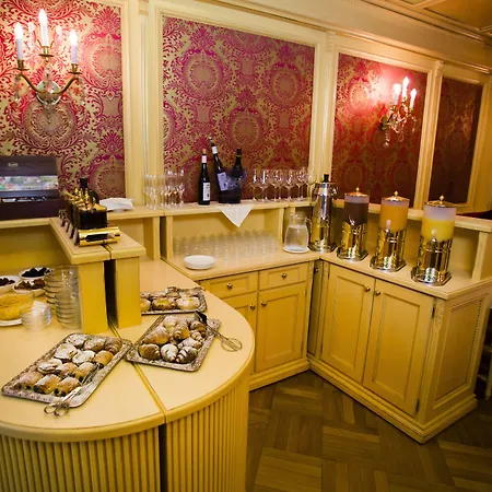 Luxury Family Royal Palace