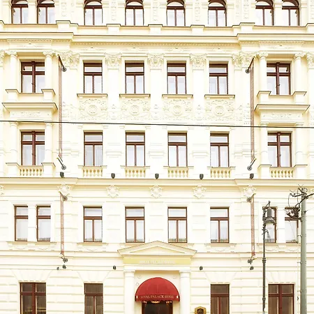 Luxury Family Royal Palace מלון