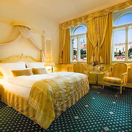 Hotel Luxury Family Royal Palace
