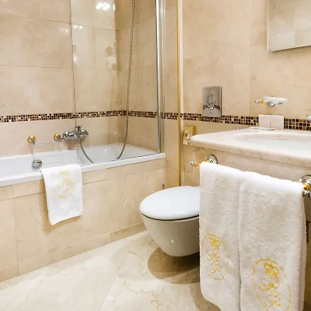 Luxury Family Royal Palace Praga