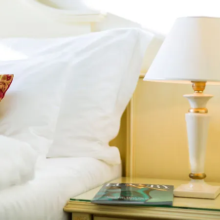 Hotell Luxury Family Royal Palace Prag