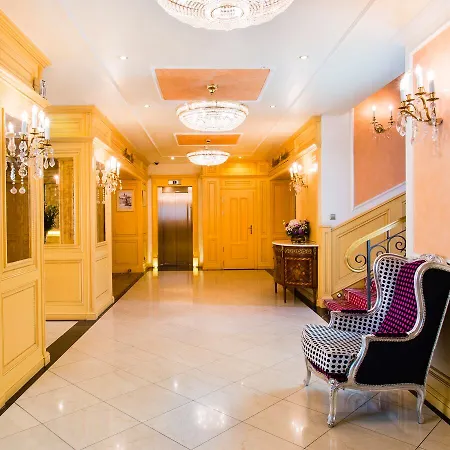 Luxury Family Royal Palace 5* Praga