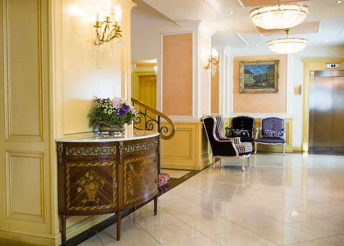 Luxury Family Royal Palace Praga
