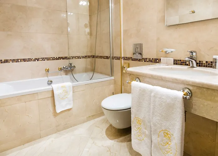 Luxury Family Royal Palace Praga