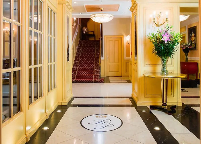 Hotel Luxury Family Royal Palace