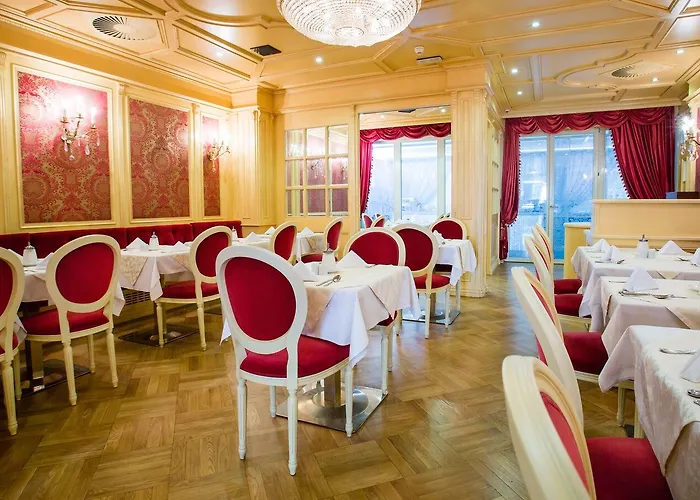 Luxury Family Royal Palace Praga